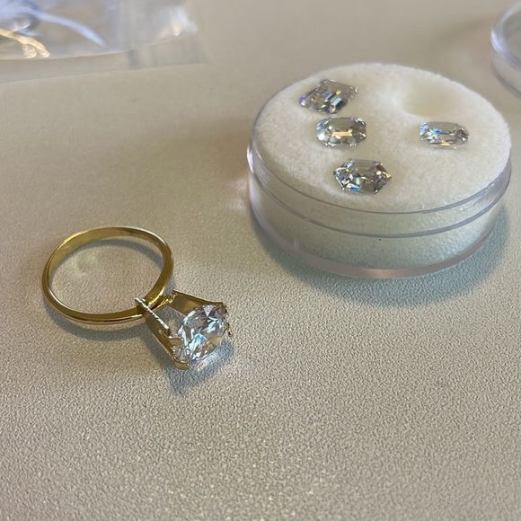 Engagement Ring Sample Set - Picture 2 of 9